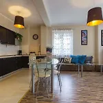 Apartament White Lions