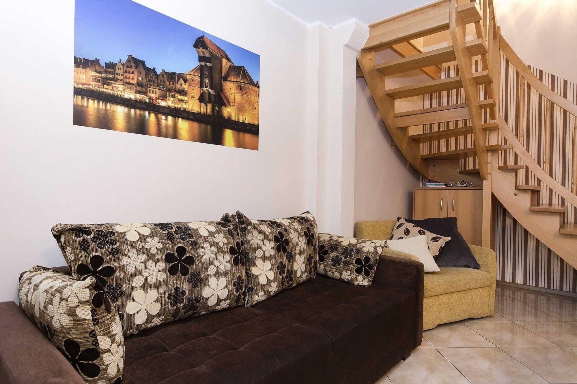 Hotelli Apartament White Lions 3*