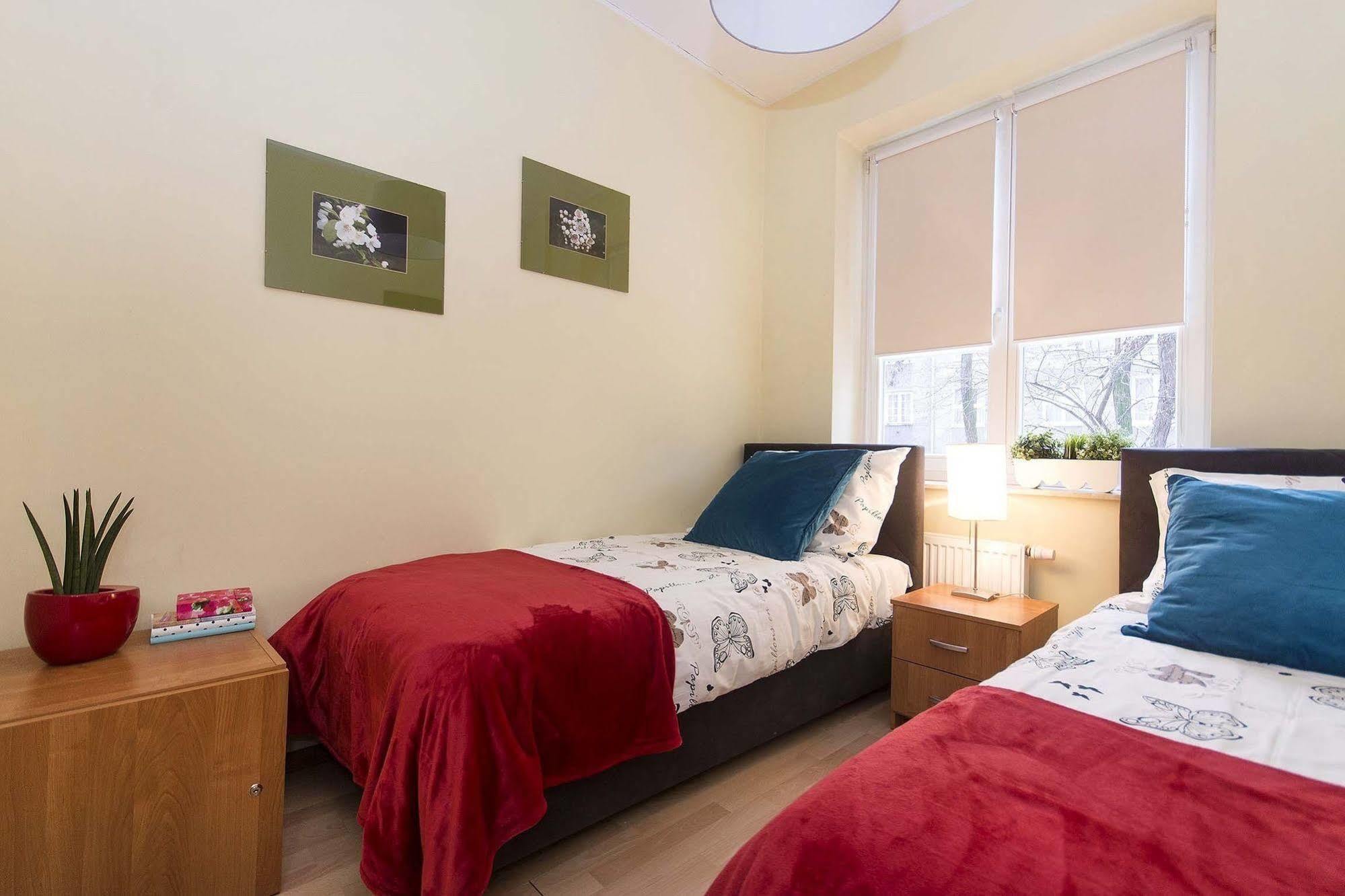 Hotelli Apartament White Lions 3*