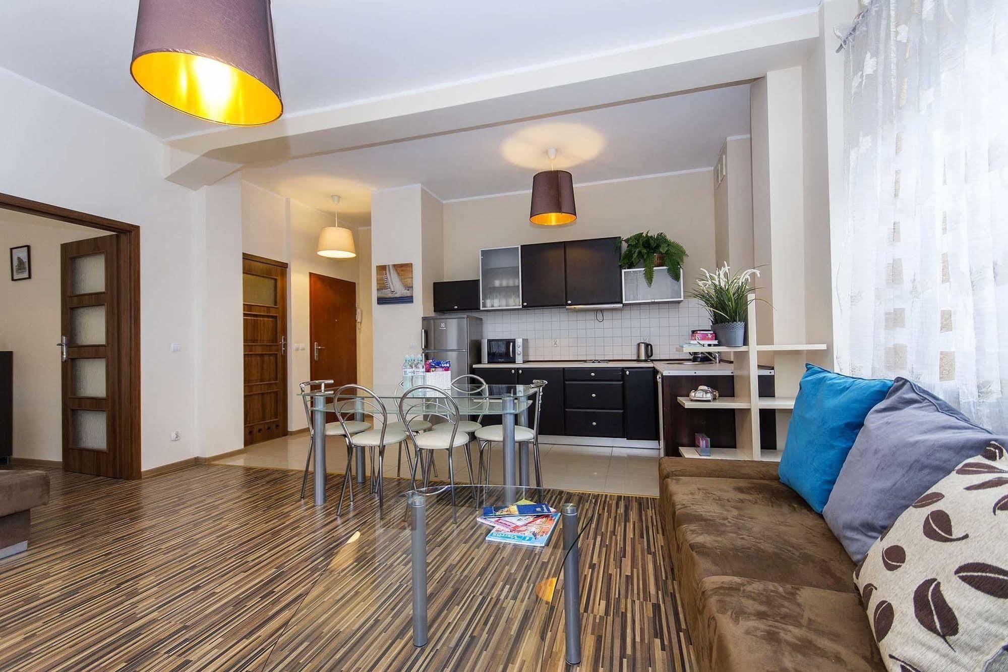 Hotelli Apartament White Lions