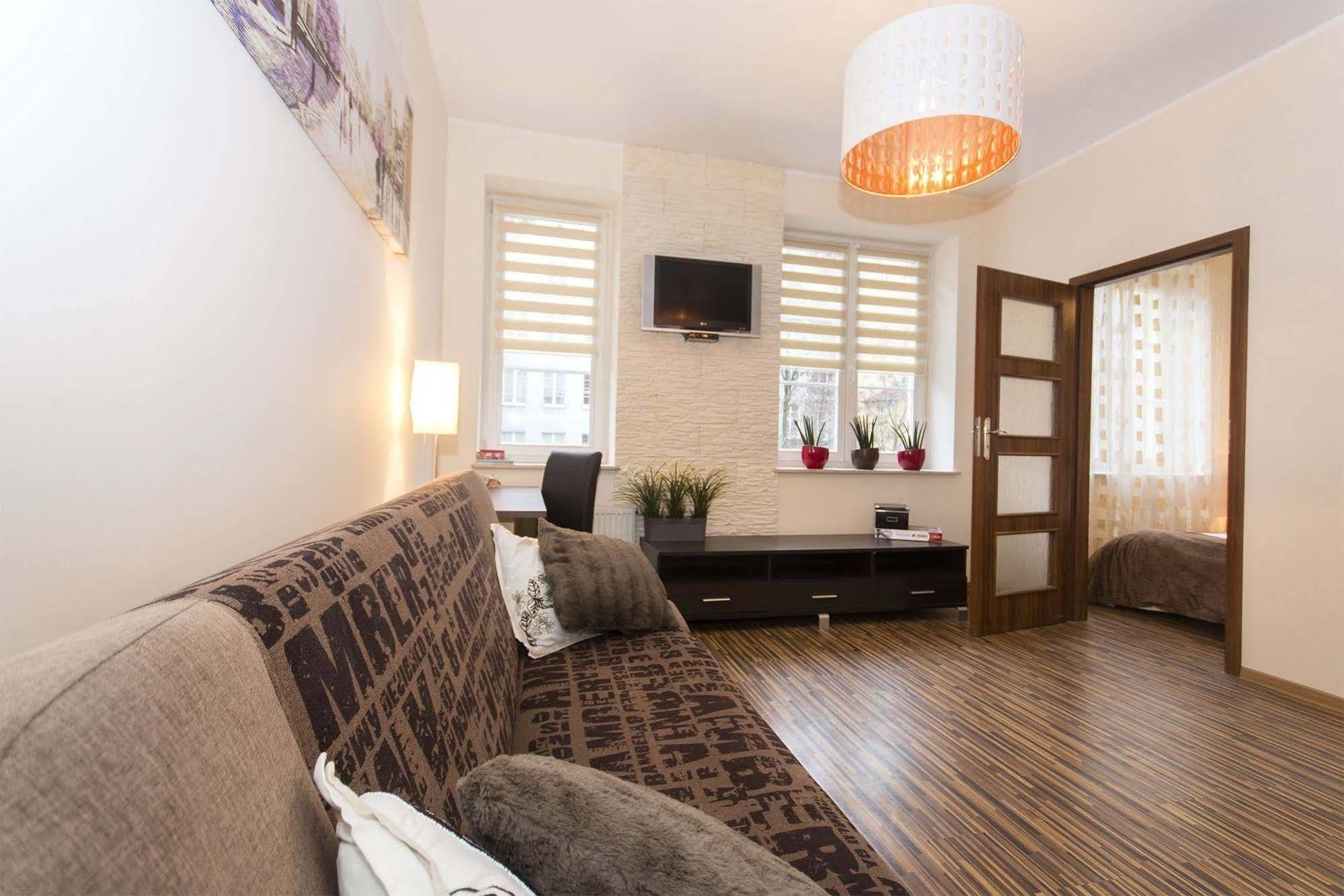 Apartament White Lions Hotelli 3*